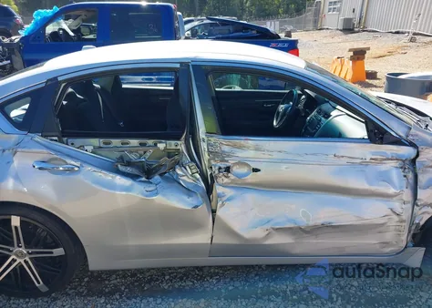 2015 Nissan Altima 2.5 Sv z USA, uszkodzony, nr VIN 1N4AL3AP6FC264958